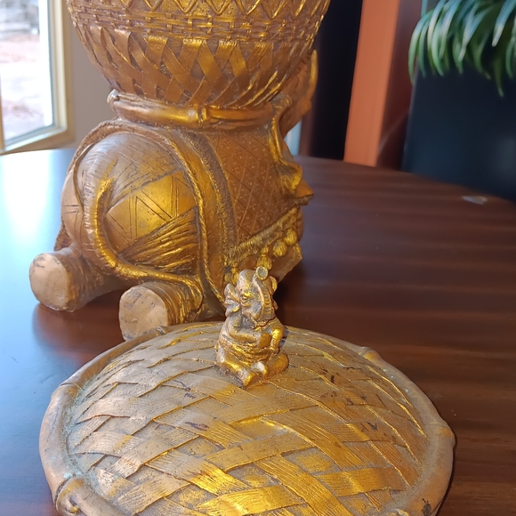 Elephant box with lid - Picture 5 of 5